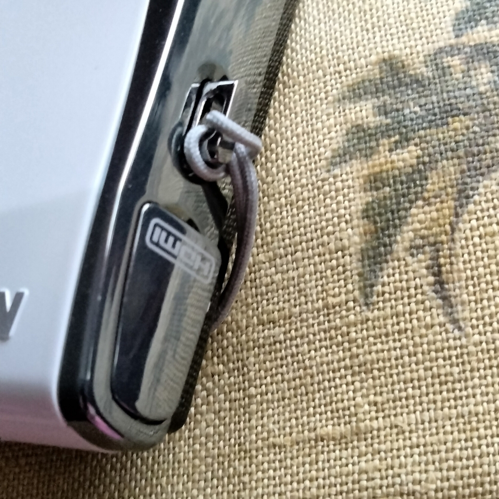 Nikon COOLPIX S60 Silver Digital Camera with Accessories - Picture 12 of 15